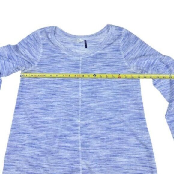 Anthropologie | Akemi + Kin Heather Blue Asymmetrical Thin Sweater Size Medium - Picture 4 of 11